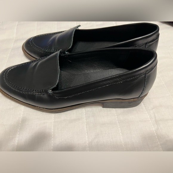 Enzo Tesoti Women's Loafer Size 38/7.5-8 Black Leather Slip-On EUC - Picture 6 of 10